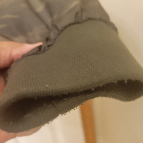 Custom lightweight Wutang Bomber Jacket. color Green Camoflouge Size large 42-44 - Picture 5 of 5